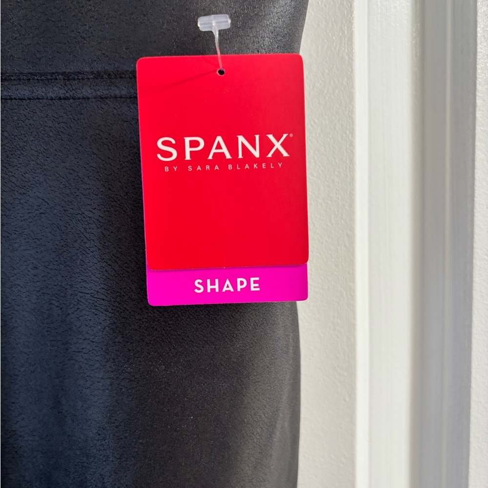 NWT Women’s SPANX Shaping Black Faux Leather Leggings - Picture 4 of 8
